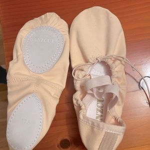 BRAND NEW! Ballet slippers size 7.5